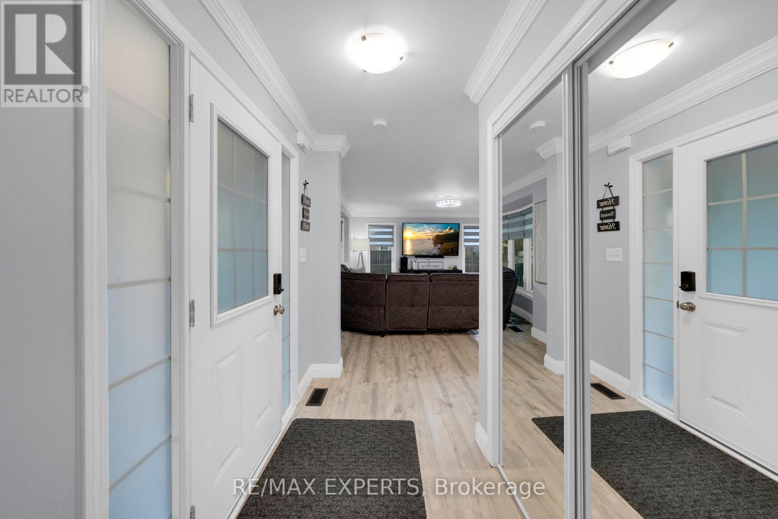 1 Nunn Crescent, New Tecumseth, Ontario  L9R 0C6 - Photo 7 - N12477337