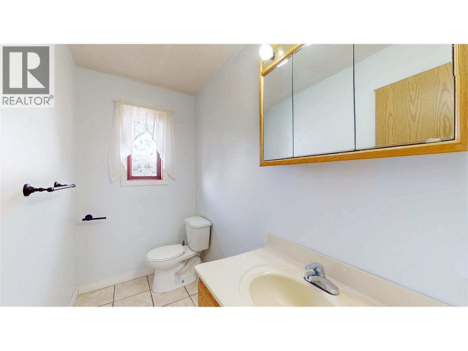 303 5th Street S, Cranbrook, British Columbia V1C 1J5 - Photo 12 - 10366486