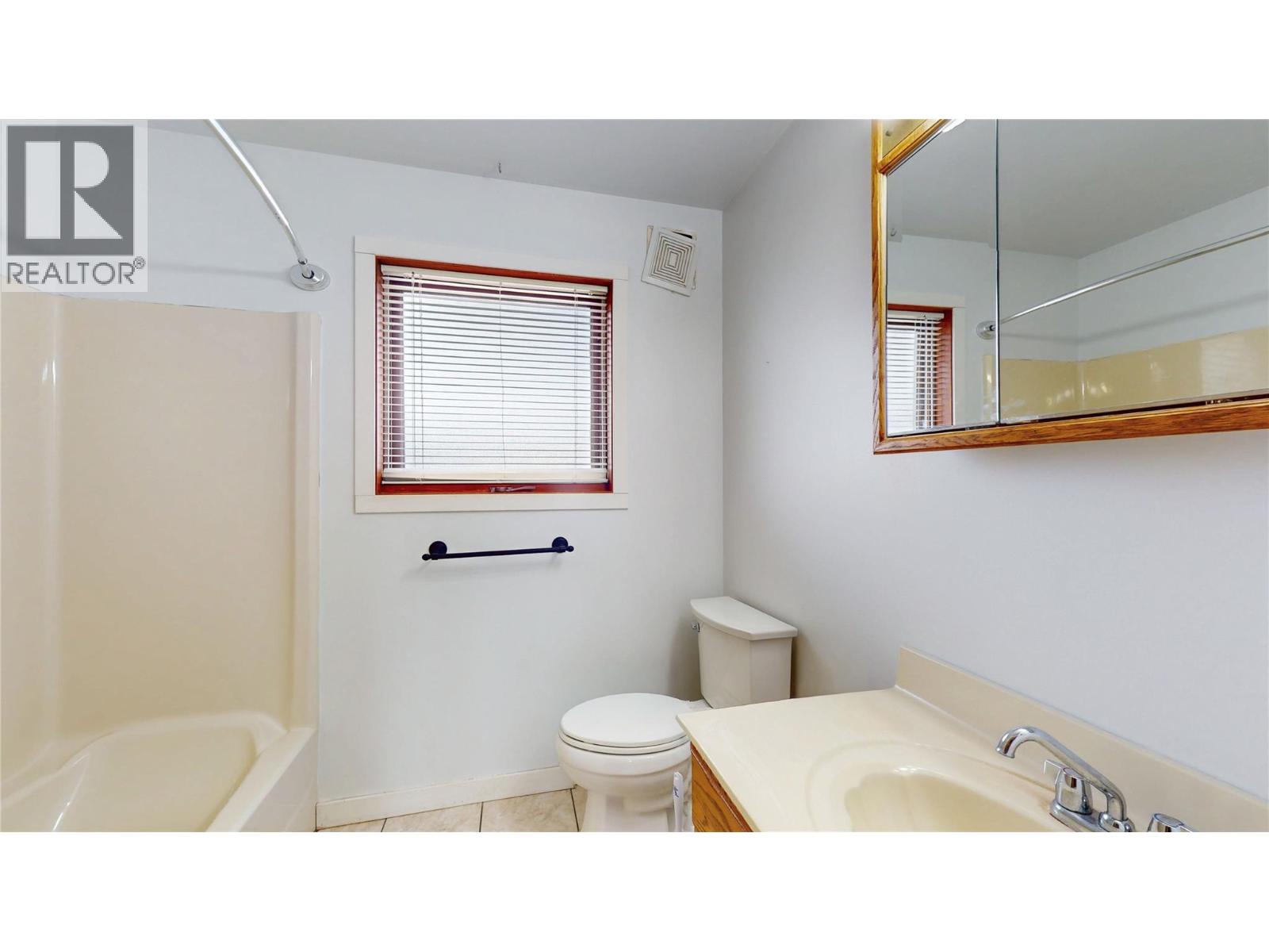 303 5th Street S, Cranbrook, British Columbia V1C 1J5 - Photo 15 - 10366486