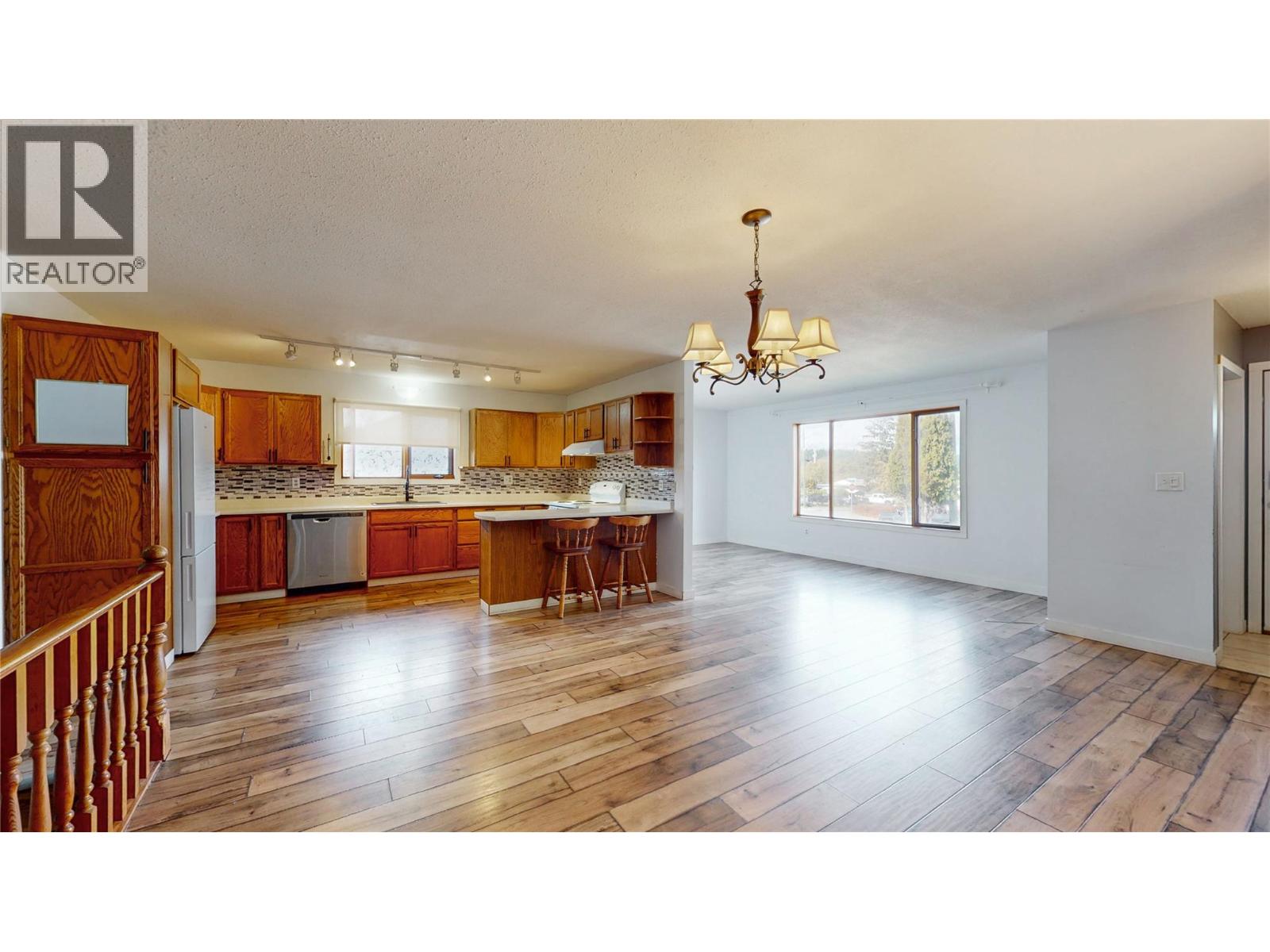 303 5th Street S, Cranbrook, British Columbia V1C 1J5 - Photo 5 - 10366486