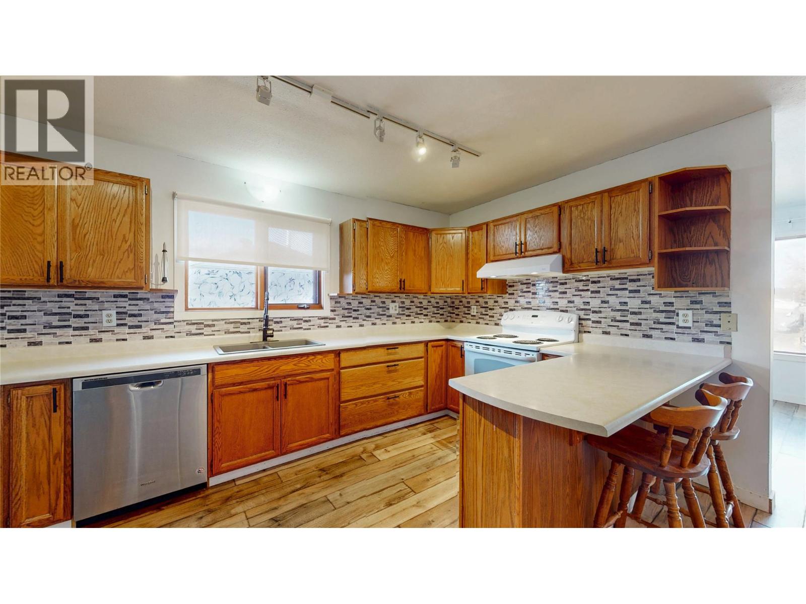 303 5th Street S, Cranbrook, British Columbia V1C 1J5 - Photo 7 - 10366486