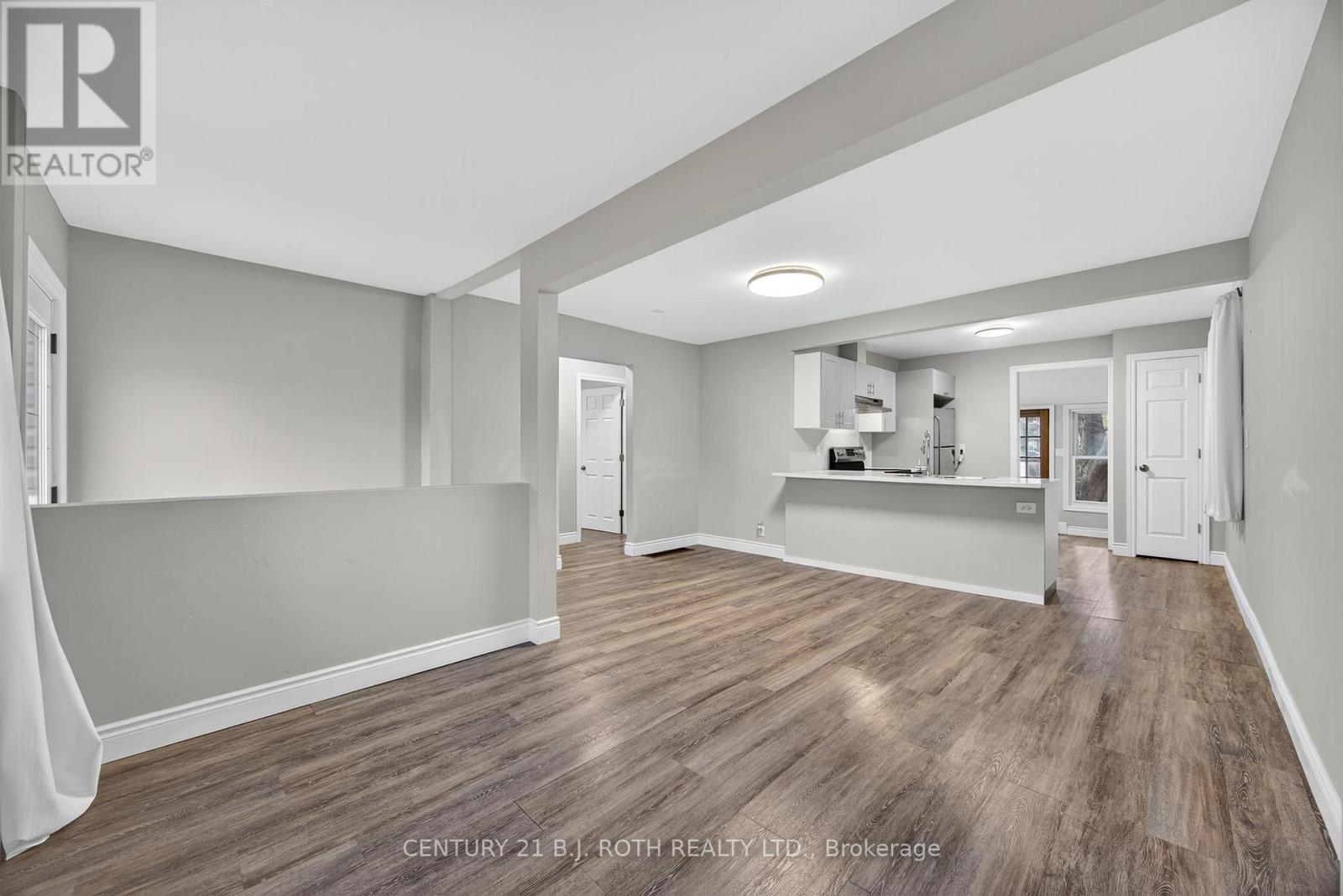 155 Penetang Street, Barrie, Ontario  L4M 1V9 - Photo 11 - S12477316