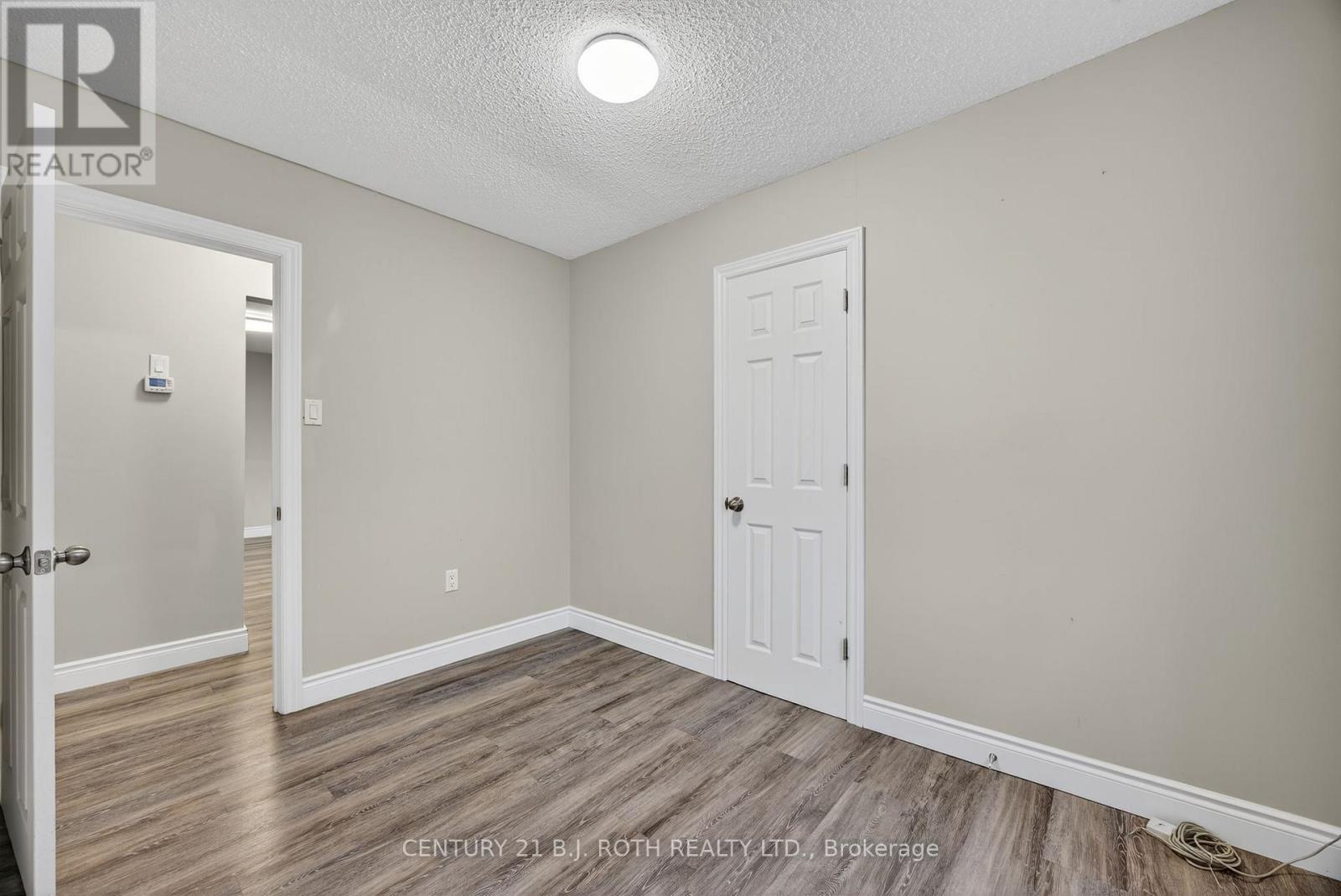 155 Penetang Street, Barrie, Ontario  L4M 1V9 - Photo 15 - S12477316
