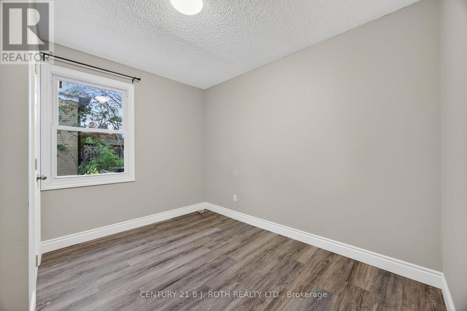 155 Penetang Street, Barrie, Ontario  L4M 1V9 - Photo 16 - S12477316