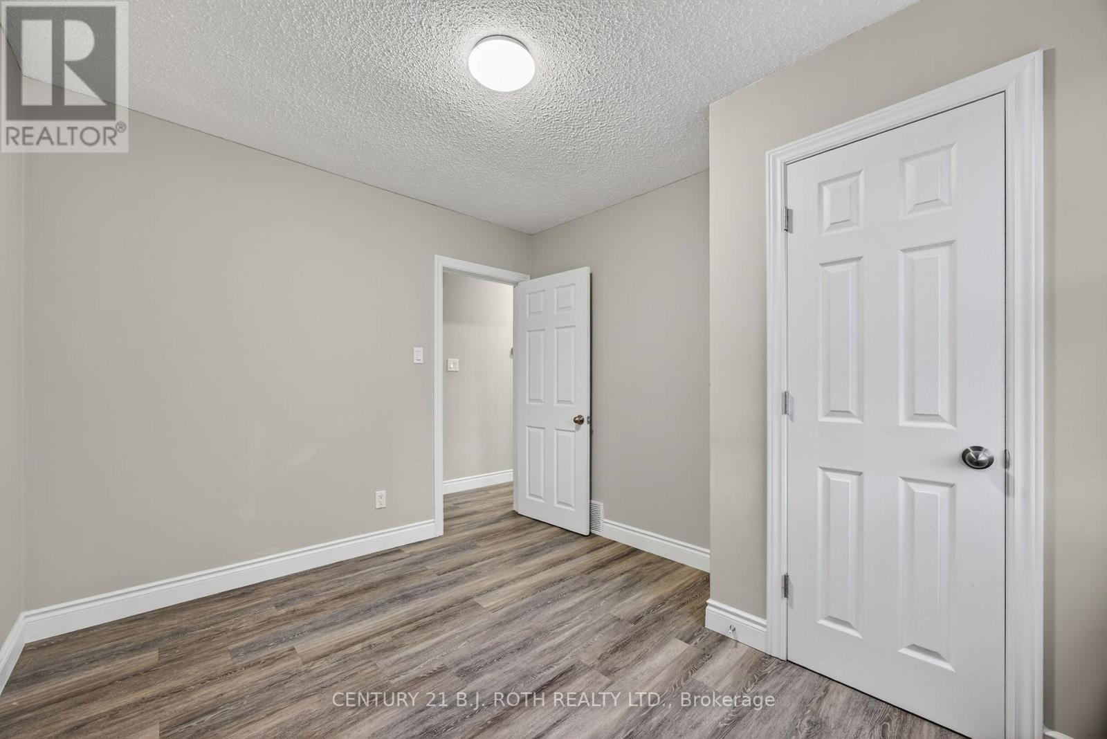 155 Penetang Street, Barrie, Ontario  L4M 1V9 - Photo 17 - S12477316