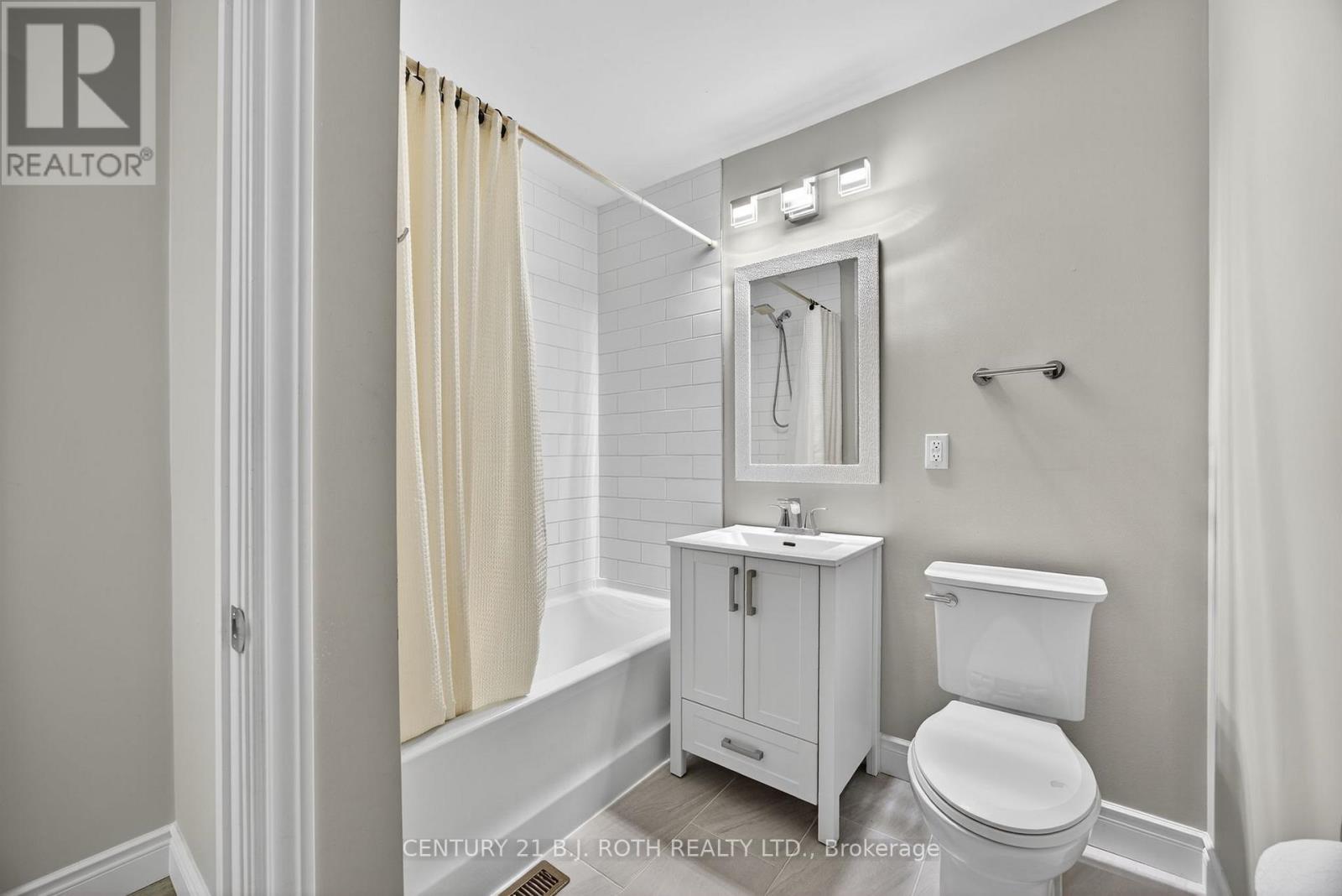 155 Penetang Street, Barrie, Ontario  L4M 1V9 - Photo 18 - S12477316
