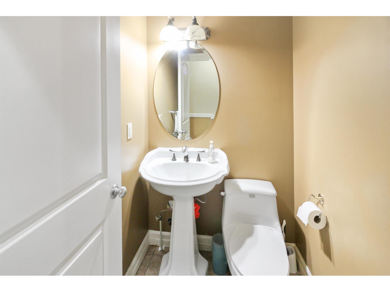12366 66 Avenue, Surrey, British Columbia  V3W 2A4 - Photo 10 - R3061125