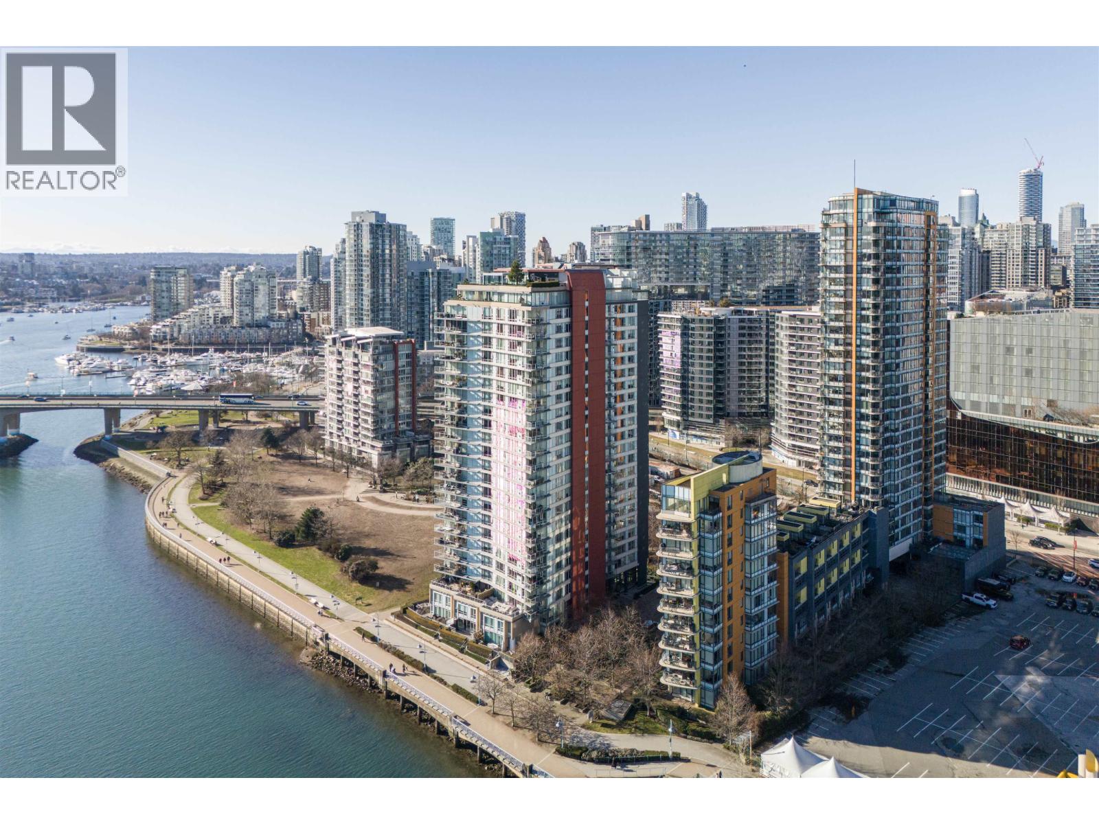 305 8 Smithe Mews, Vancouver, British Columbia  V6B 0A5 - Photo 3 - R3001108