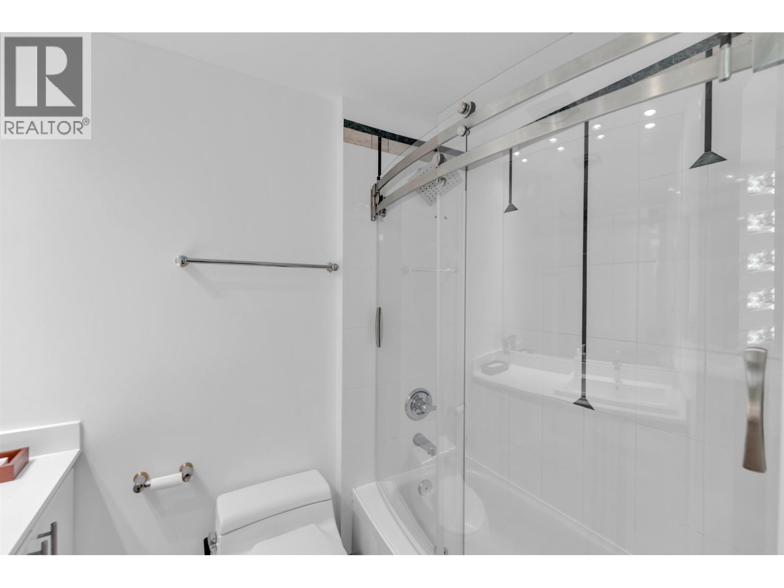 670 Montroyal Boulevard, North Vancouver, British Columbia  V7R 2G3 - Photo 14 - R3009726