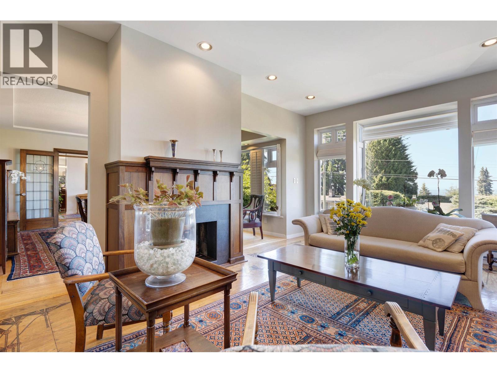 670 Montroyal Boulevard, North Vancouver, British Columbia  V7R 2G3 - Photo 9 - R3009726