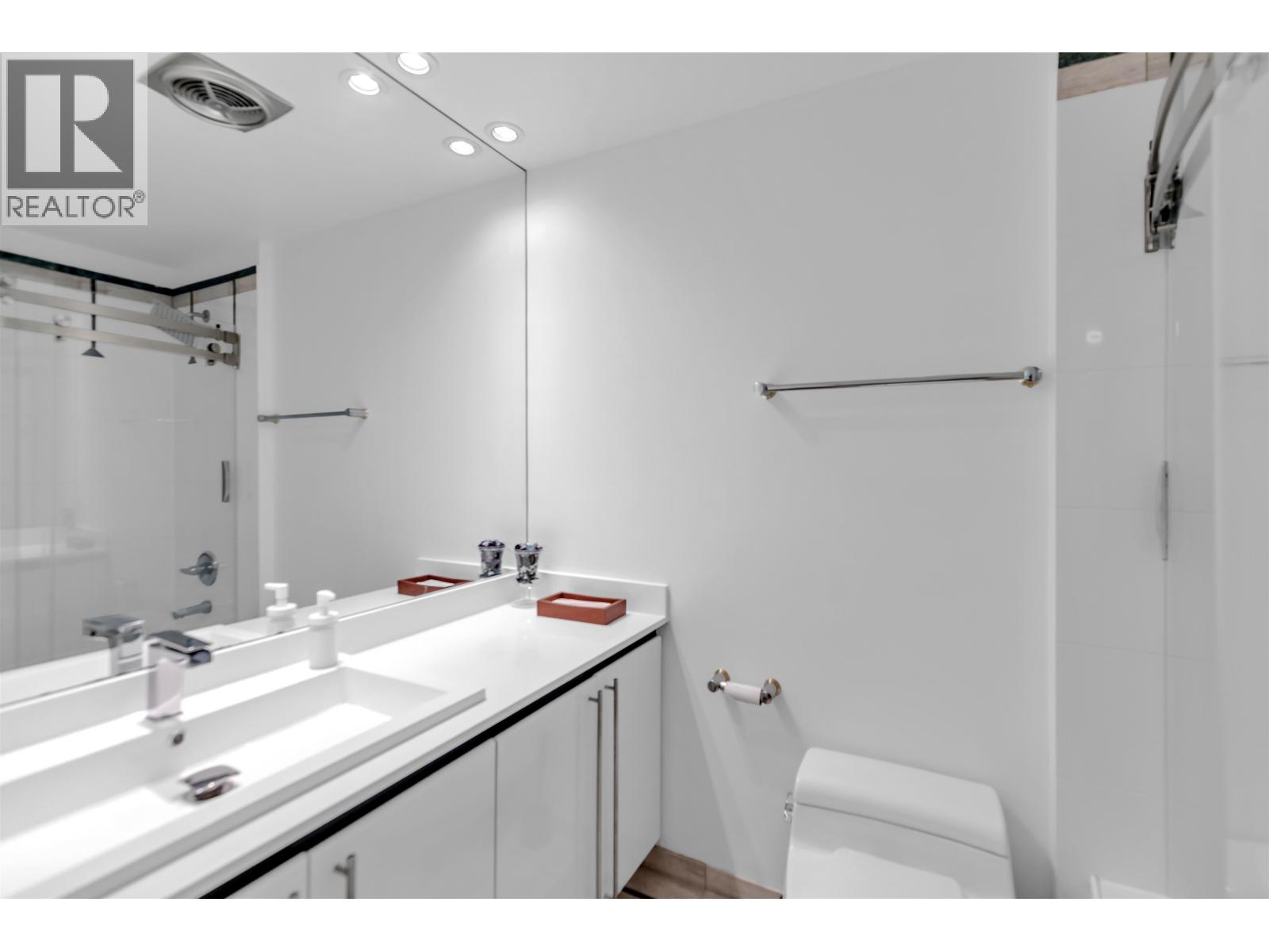 670 Montroyal Boulevard, North Vancouver, British Columbia  V7R 2G3 - Photo 15 - R3009726
