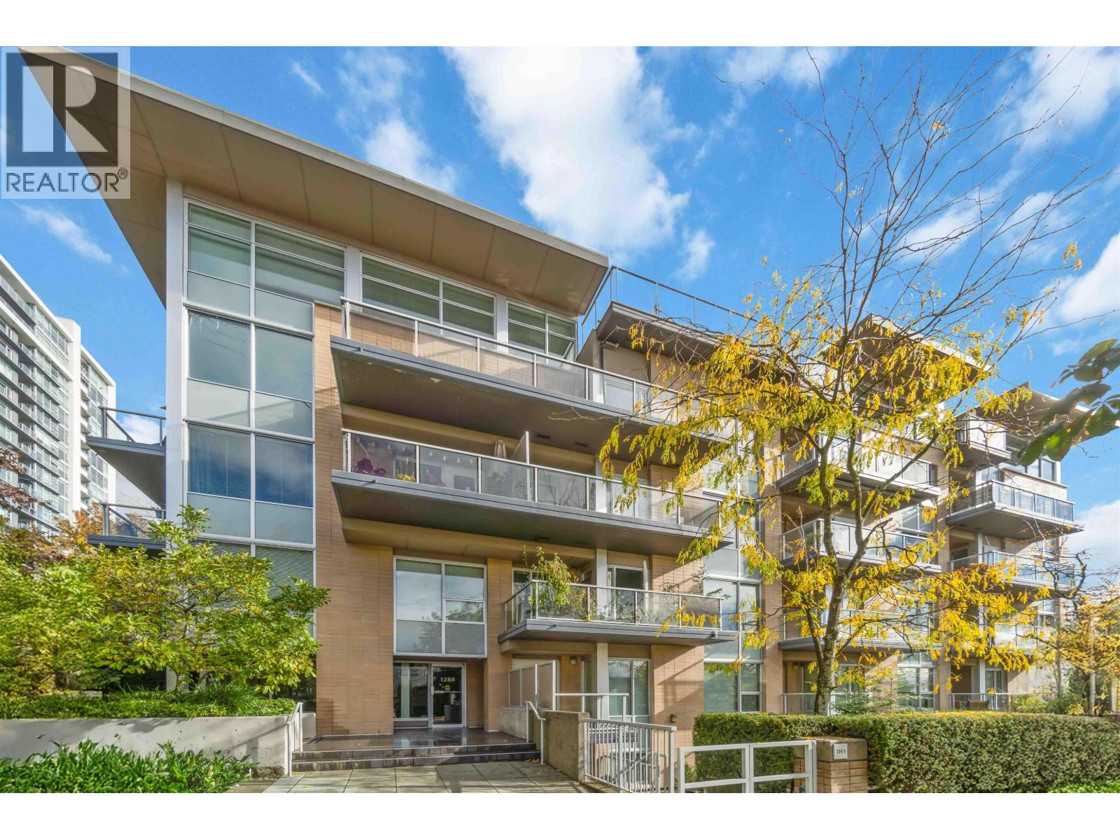 Ph4 1288 Chesterfield Avenue, North Vancouver, British Columbia  V7M 0B1 - Photo 2 - R3061275
