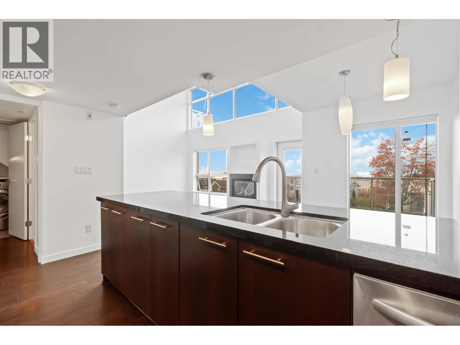 Ph4 1288 Chesterfield Avenue, North Vancouver, British Columbia  V7M 0B1 - Photo 6 - R3061275
