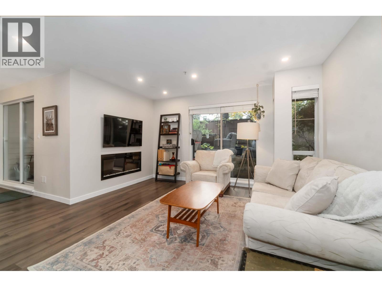 310 1000 Bowron Court, North Vancouver, British Columbia  V7H 2V8 - Photo 5 - R3061181