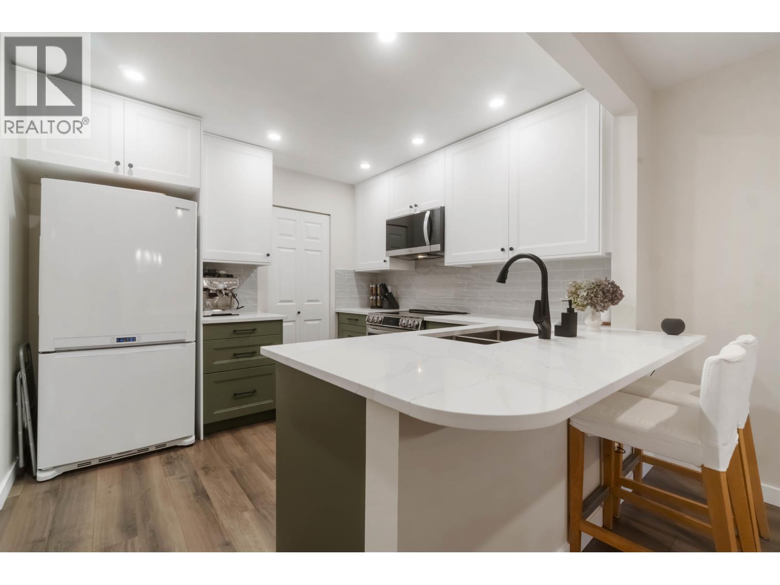 310 1000 BOWRON COURT, North Vancouver, British Columbia