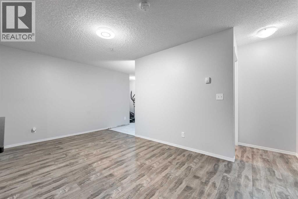102, 15 Saddlestone Way Ne, Calgary, Alberta  T3J 0S3 - Photo 12 - A2261898