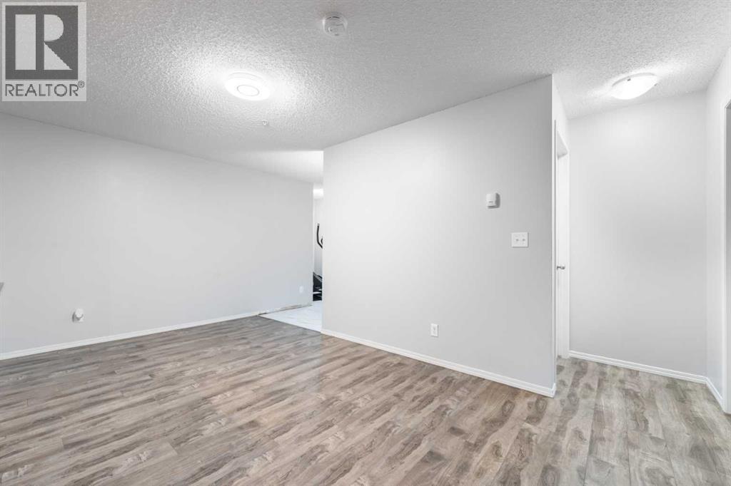 102, 15 Saddlestone Way Ne, Calgary, Alberta  T3J 0S3 - Photo 14 - A2261898