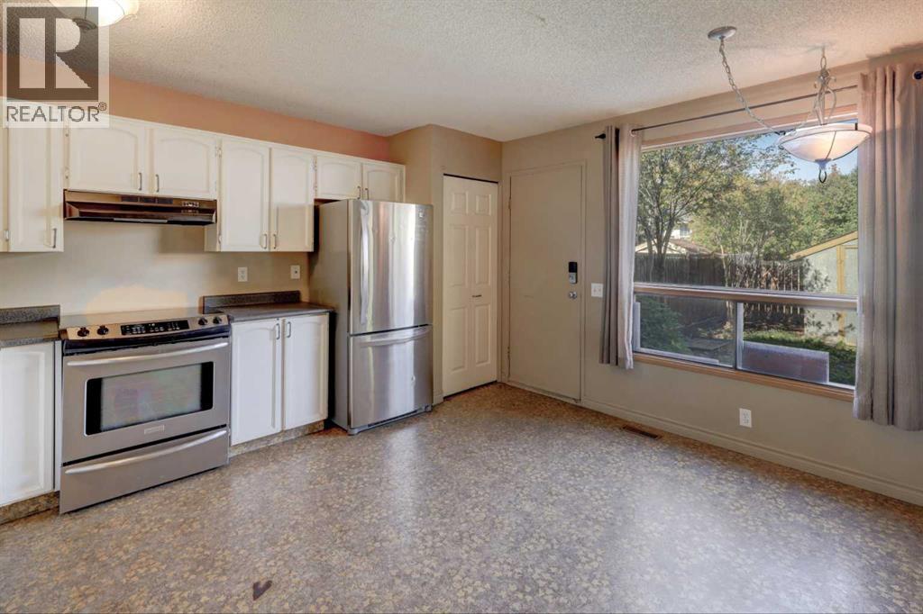 324 Ranchview Court Nw, Calgary, Alberta  T3G 1A6 - Photo 4 - A2259623