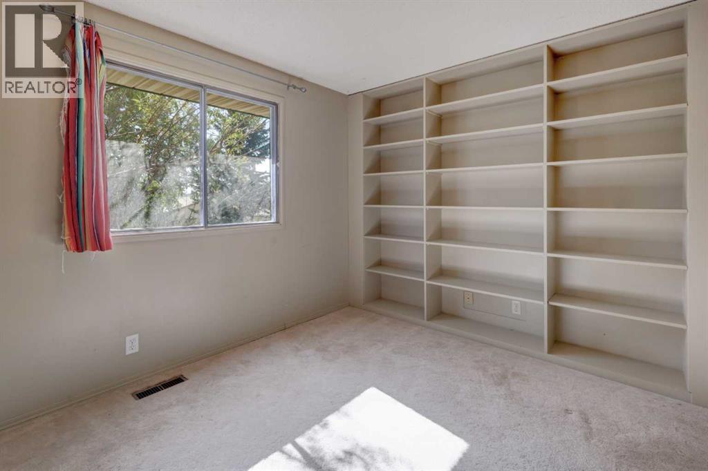 324 Ranchview Court Nw, Calgary, Alberta  T3G 1A6 - Photo 12 - A2259623