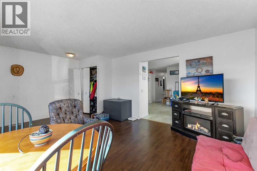 7 Castleridge Way Ne, Calgary, Alberta  T3J 1P8 - Photo 5 - A2266021