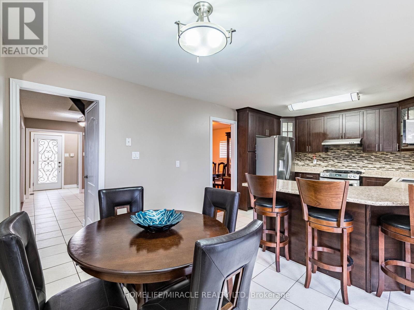 9 Ballycastle Crescent, Brampton, Ontario  L6Z 2V6 - Photo 13 - W12477320