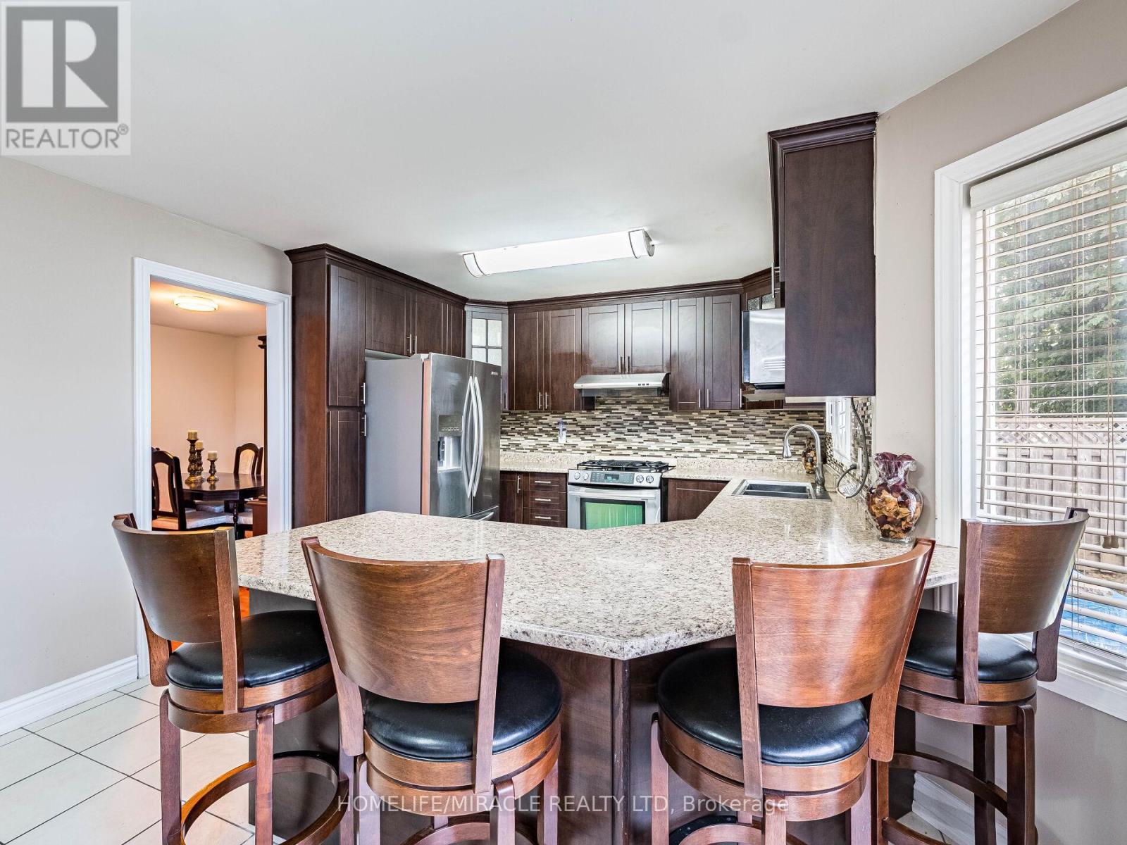 9 Ballycastle Crescent, Brampton, Ontario  L6Z 2V6 - Photo 15 - W12477320