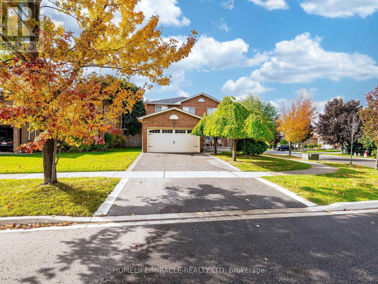 9 Ballycastle Crescent, Brampton, Ontario  L6Z 2V6 - Photo 2 - W12477320