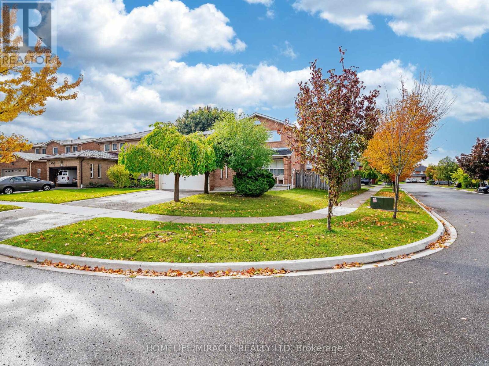 9 Ballycastle Crescent, Brampton, Ontario  L6Z 2V6 - Photo 3 - W12477320