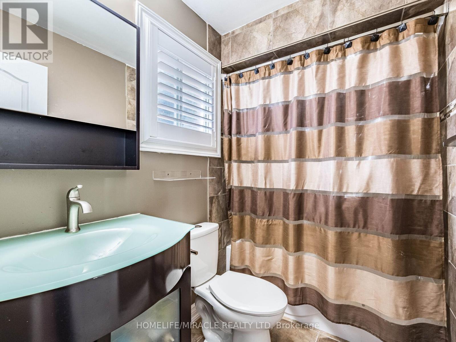 9 Ballycastle Crescent, Brampton, Ontario  L6Z 2V6 - Photo 30 - W12477320