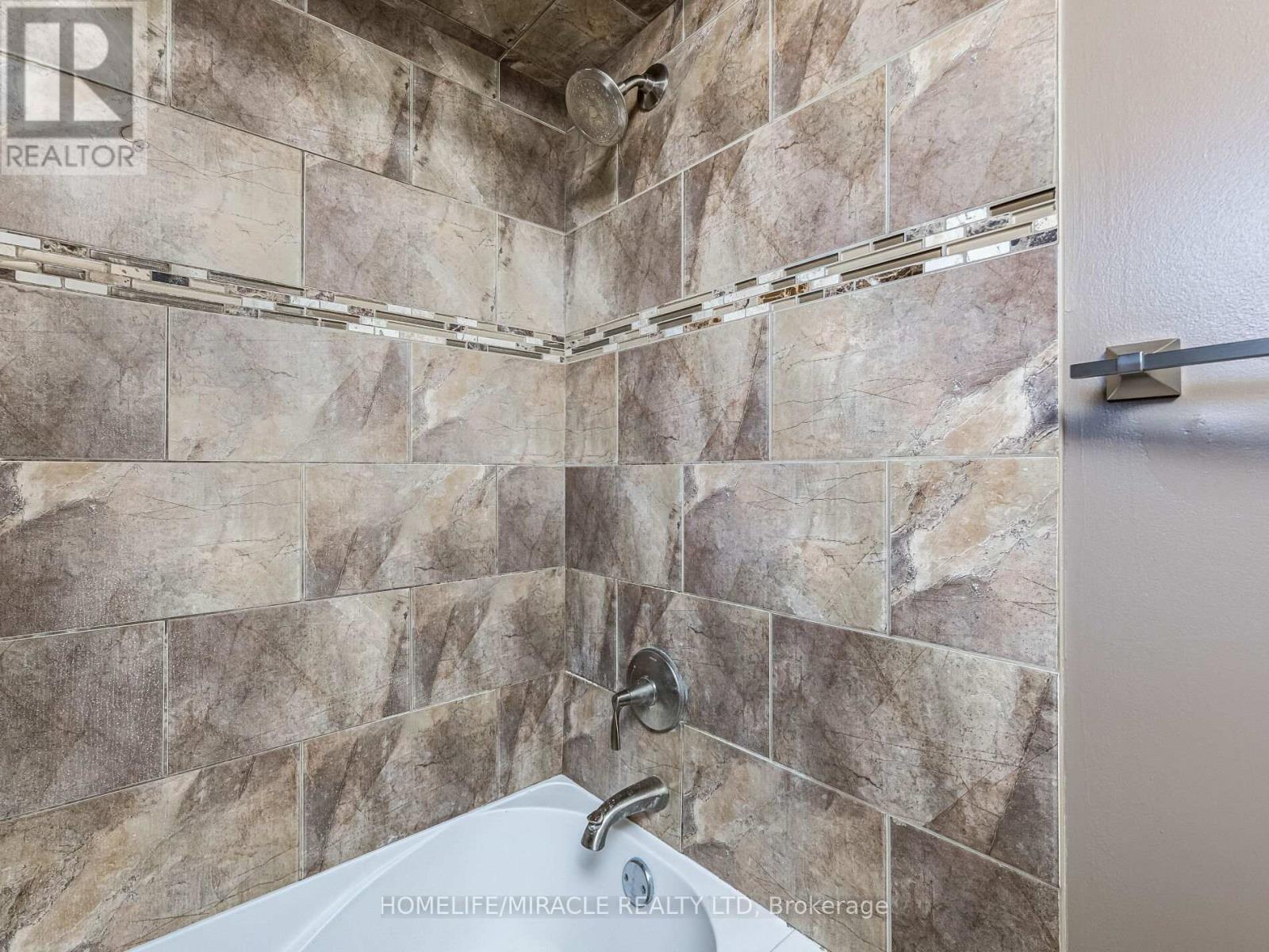 9 Ballycastle Crescent, Brampton, Ontario  L6Z 2V6 - Photo 31 - W12477320