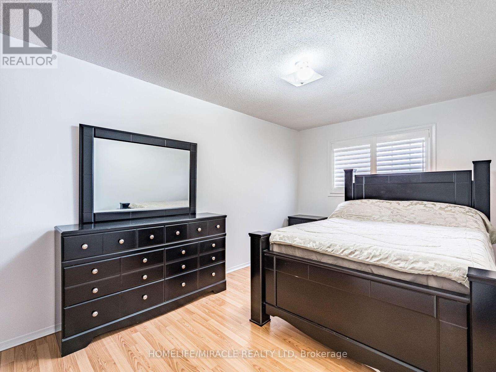 9 Ballycastle Crescent, Brampton, Ontario  L6Z 2V6 - Photo 32 - W12477320