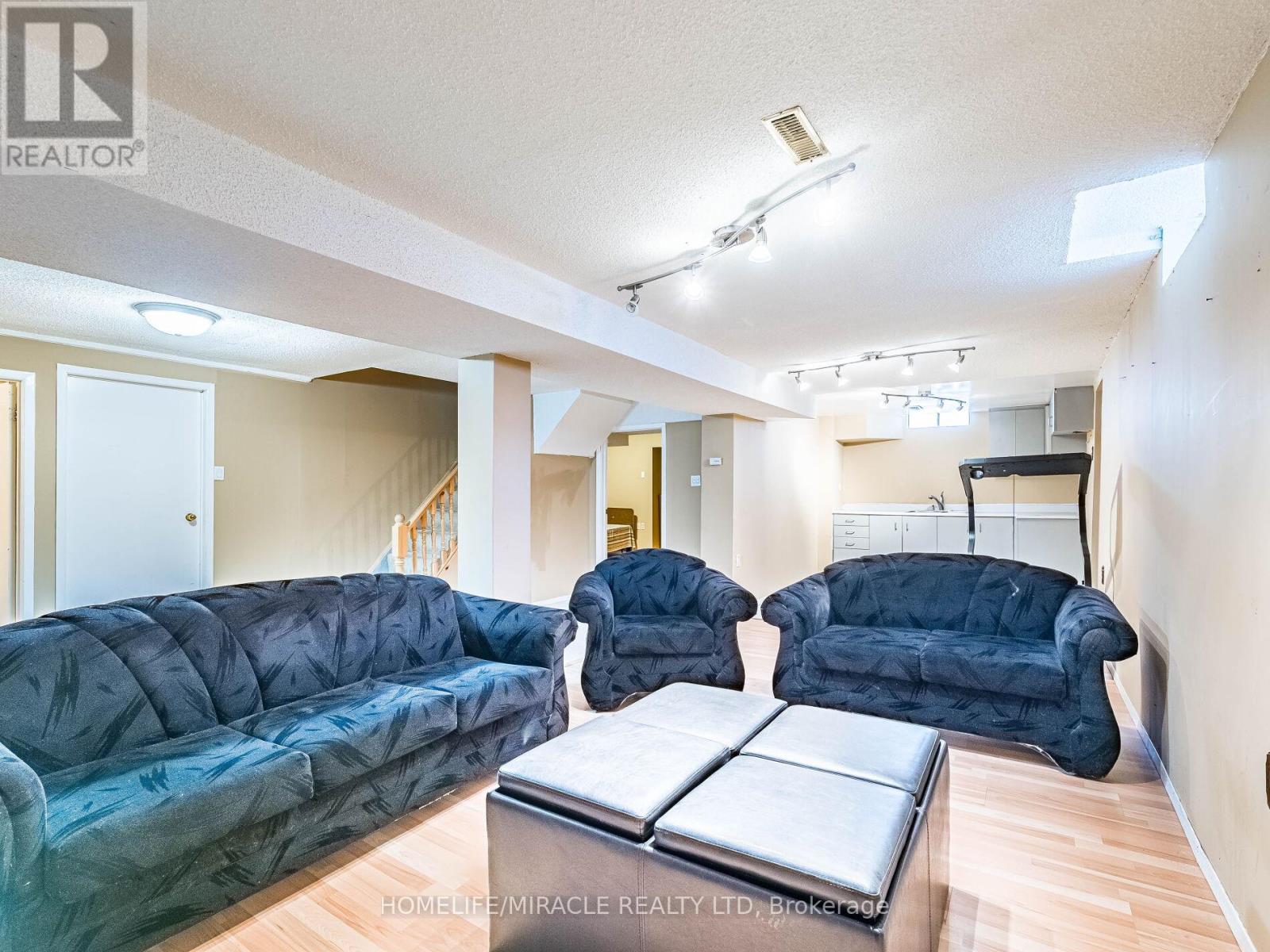 9 Ballycastle Crescent, Brampton, Ontario  L6Z 2V6 - Photo 41 - W12477320