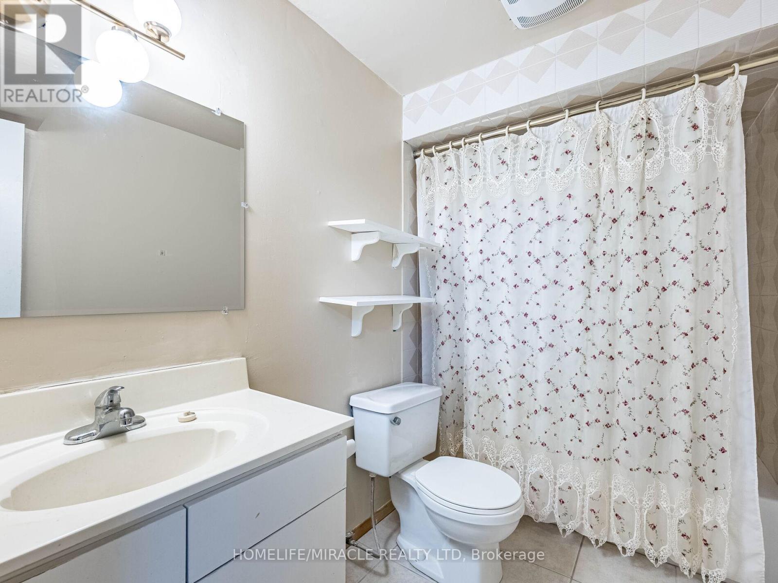 9 Ballycastle Crescent, Brampton, Ontario  L6Z 2V6 - Photo 45 - W12477320