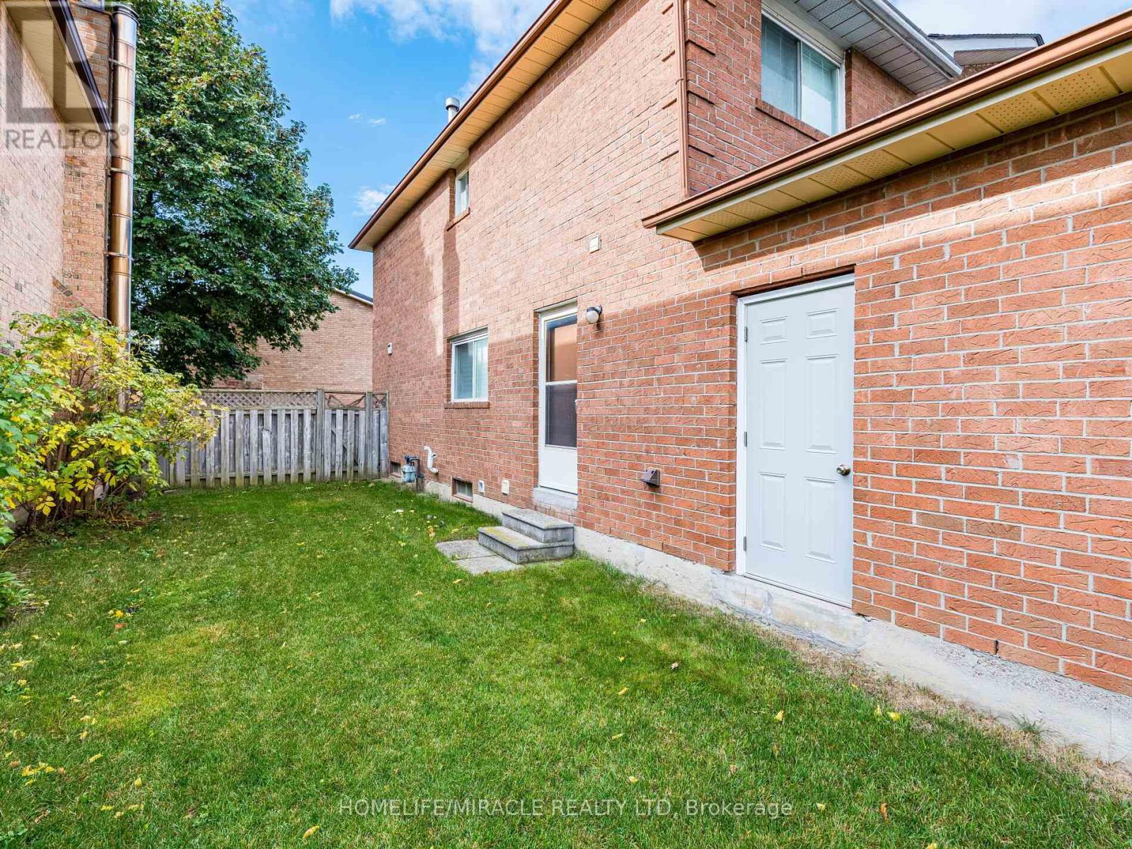 9 Ballycastle Crescent, Brampton, Ontario  L6Z 2V6 - Photo 49 - W12477320