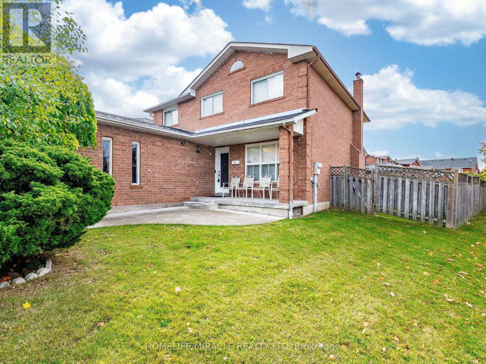 9 Ballycastle Crescent, Brampton, Ontario  L6Z 2V6 - Photo 5 - W12477320