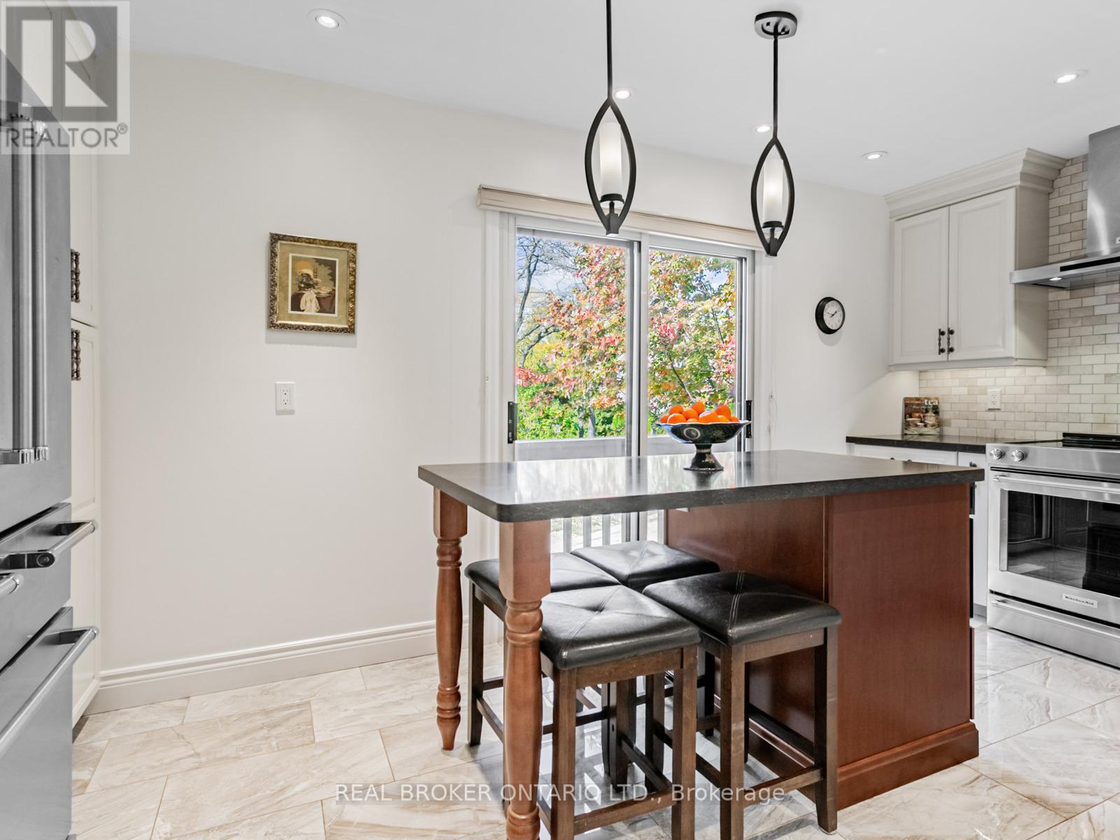 27 - 1060 Walden Circle, Mississauga, Ontario  L5J 4J9 - Photo 11 - W12477336