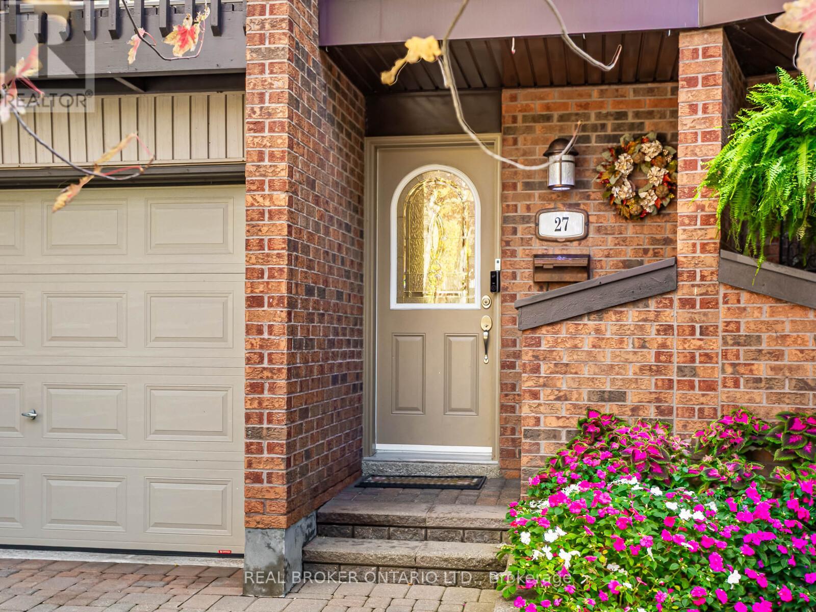 27 - 1060 Walden Circle, Mississauga, Ontario  L5J 4J9 - Photo 2 - W12477336