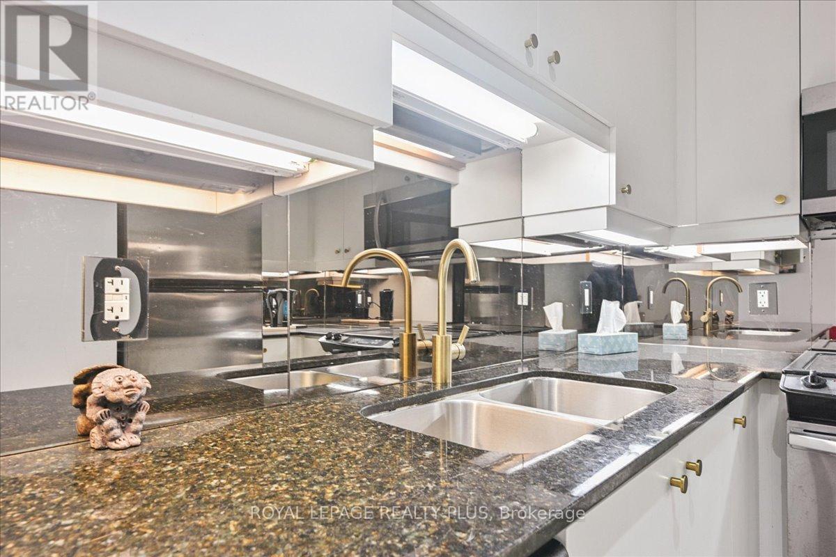 1008 - 60 Absolute Avenue, Mississauga, Ontario  L4Z 0A9 - Photo 14 - W12477340
