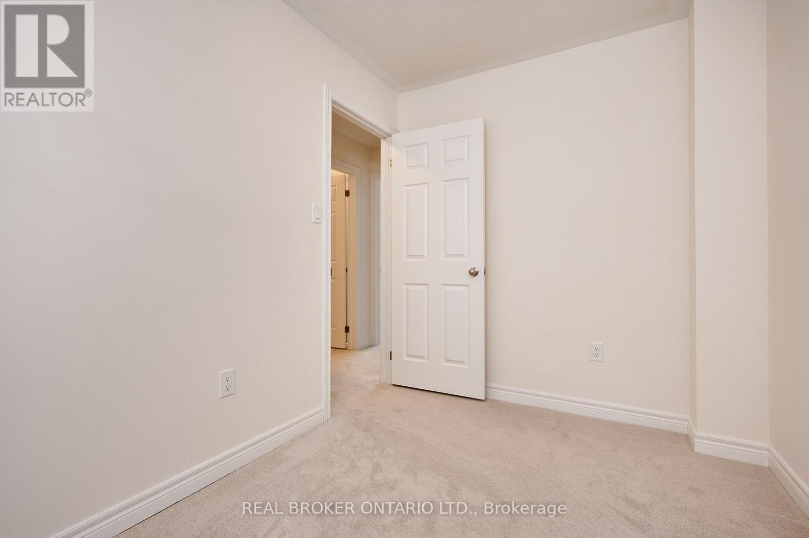 3957 Koenig Road, Burlington, Ontario  L7M 0Z7 - Photo 12 - W12477344