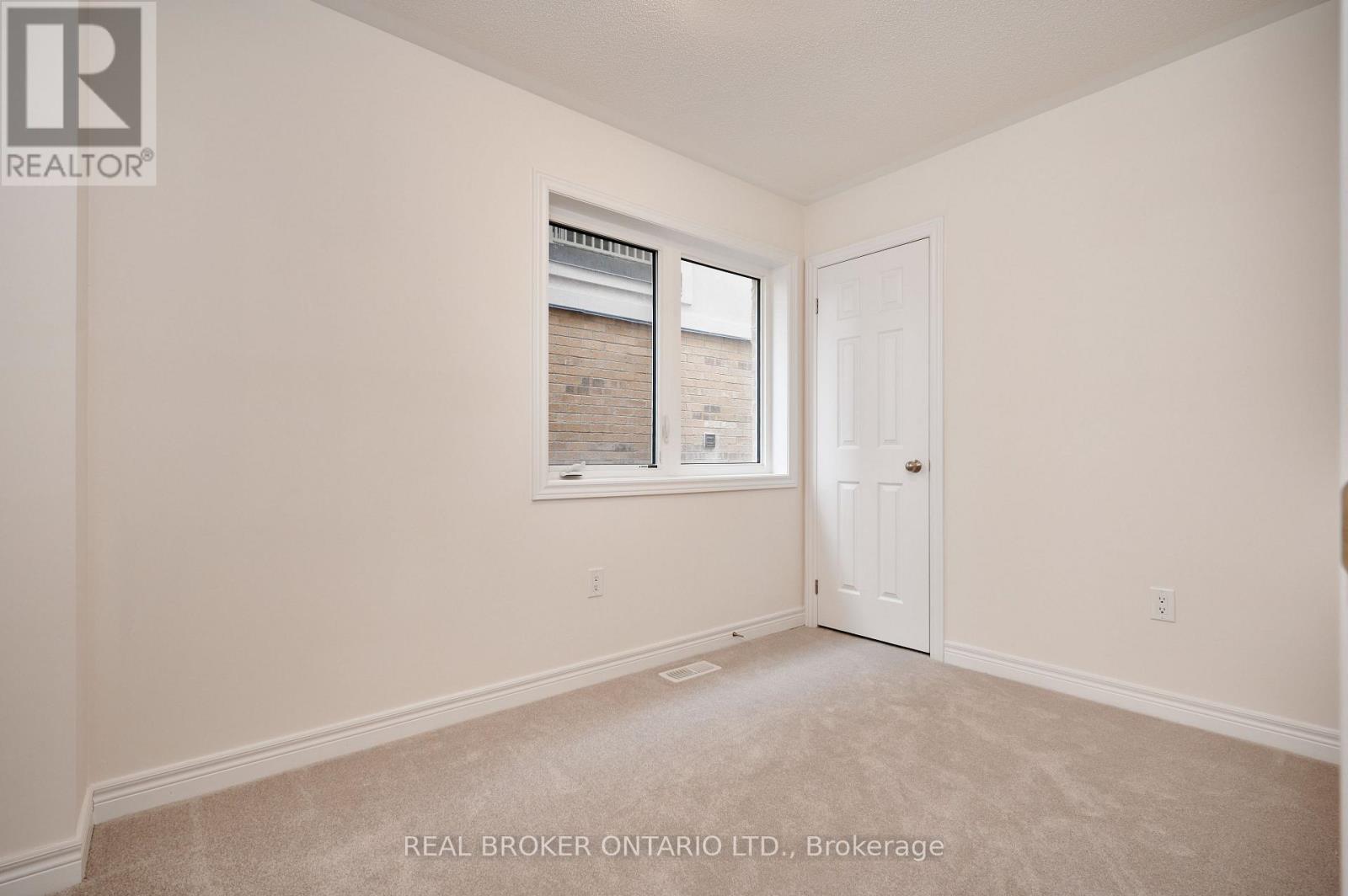 3957 Koenig Road, Burlington, Ontario  L7M 0Z7 - Photo 13 - W12477344