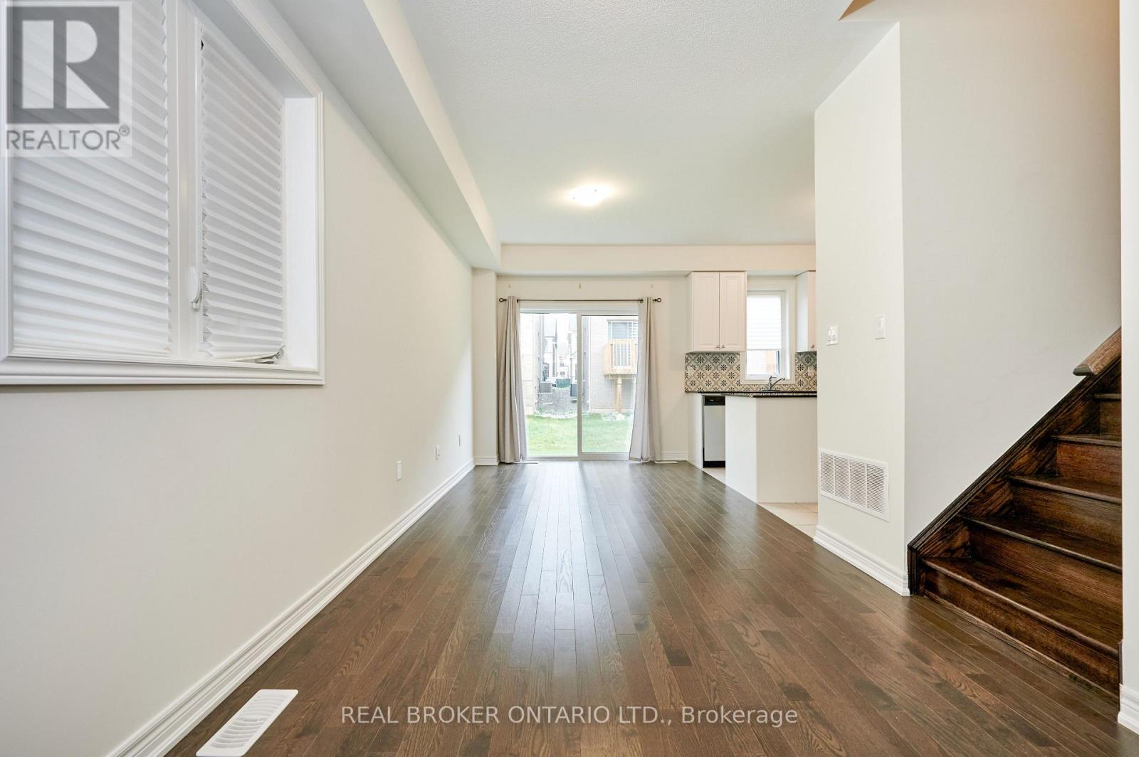 3957 Koenig Road, Burlington, Ontario  L7M 0Z7 - Photo 3 - W12477344