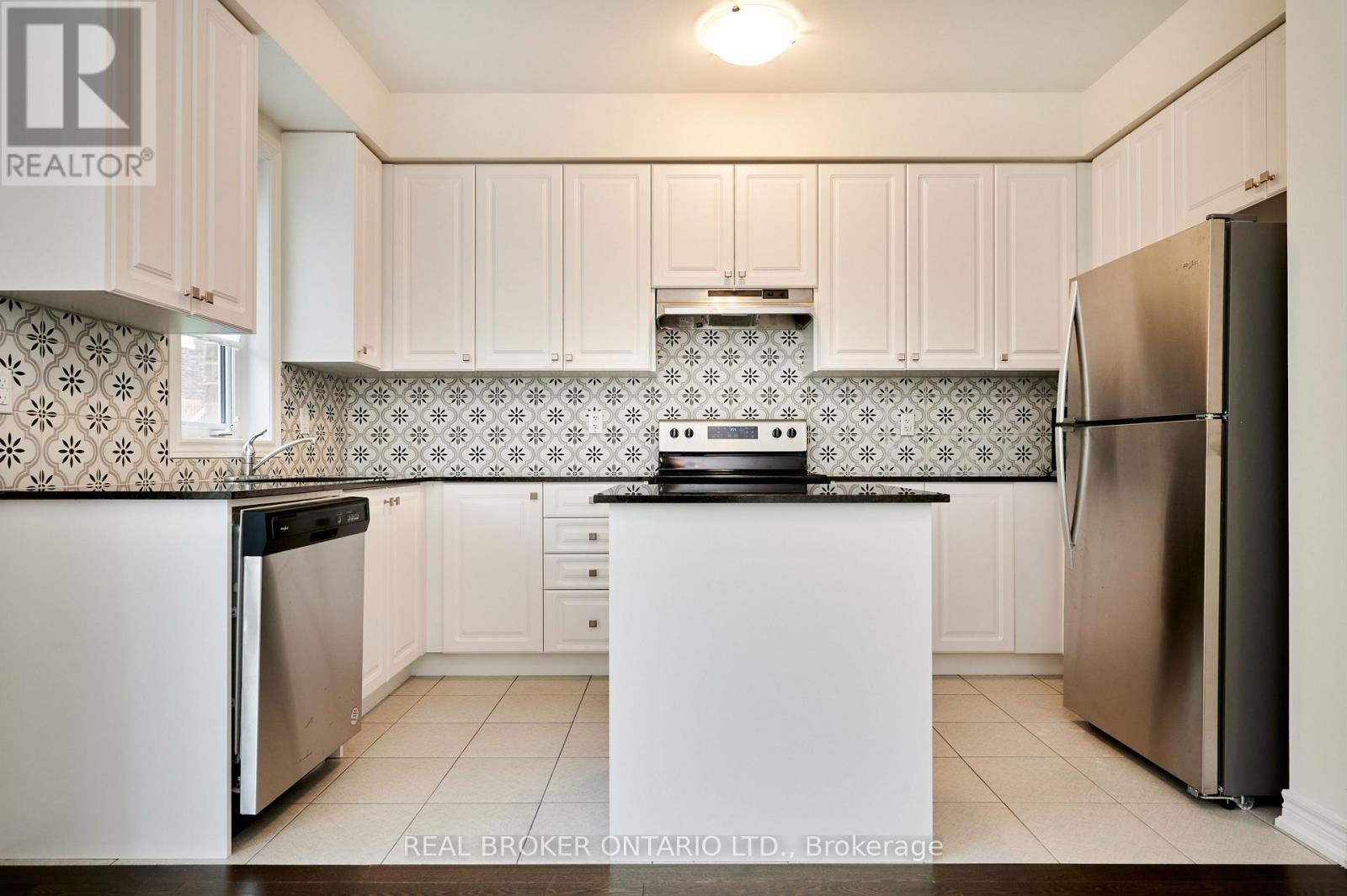 3957 Koenig Road, Burlington, Ontario  L7M 0Z7 - Photo 7 - W12477344