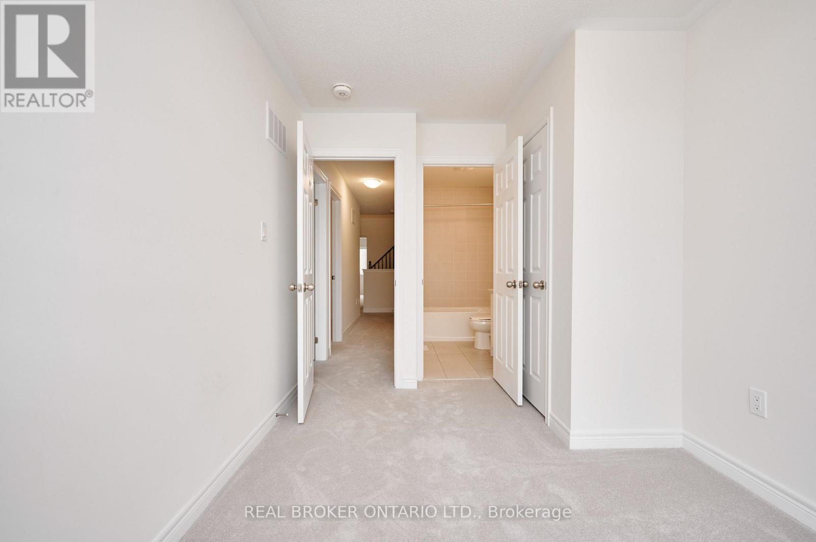 3957 Koenig Road, Burlington, Ontario  L7M 0Z7 - Photo 9 - W12477344