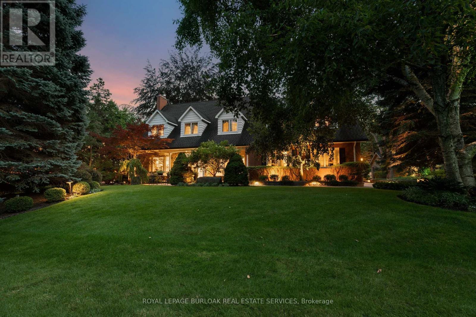 166 Maple Grove Drive, Oakville, Ontario  L6J 4V1 - Photo 2 - W12477350