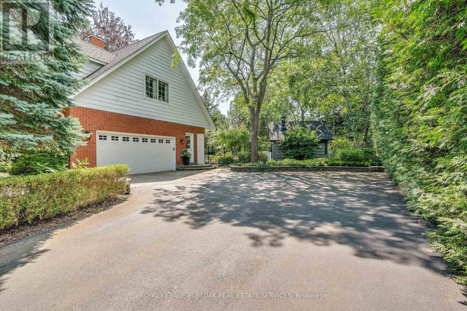 166 Maple Grove Drive, Oakville, Ontario  L6J 4V1 - Photo 5 - W12477350