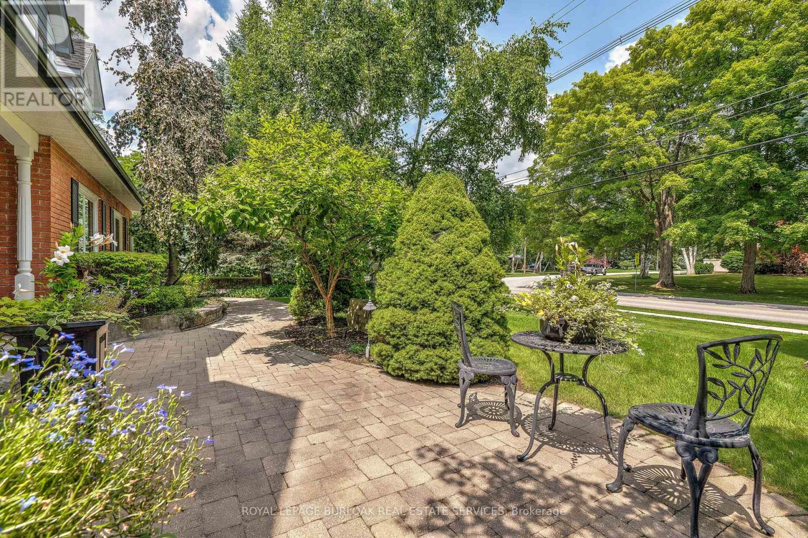 166 Maple Grove Drive, Oakville, Ontario  L6J 4V1 - Photo 6 - W12477350