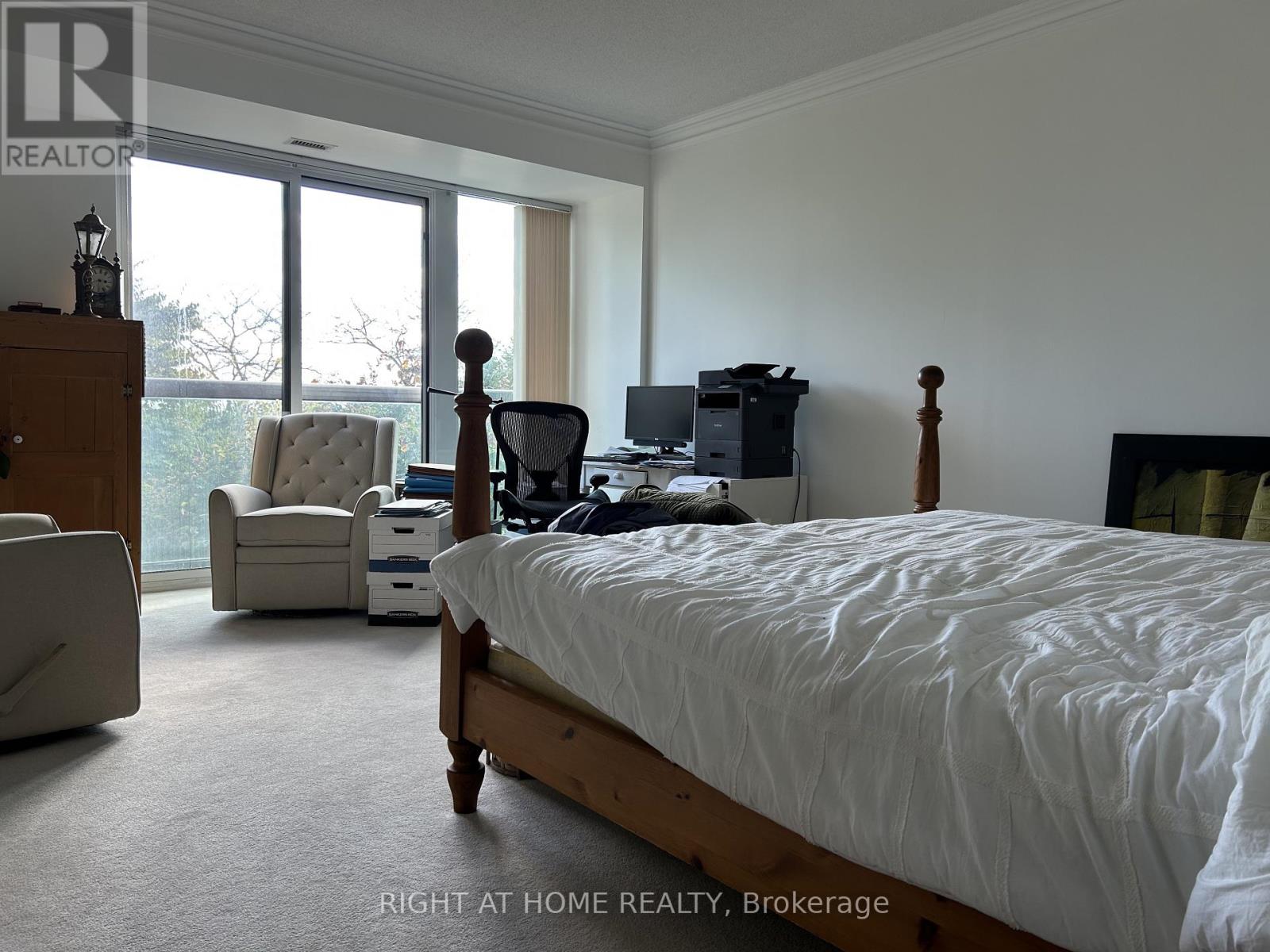 213 - 65 Port Street E, Mississauga, Ontario  L5G 4V3 - Photo 11 - W12477353