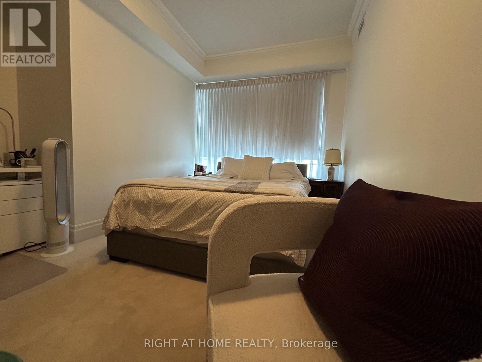 213 - 65 Port Street E, Mississauga, Ontario  L5G 4V3 - Photo 12 - W12477353