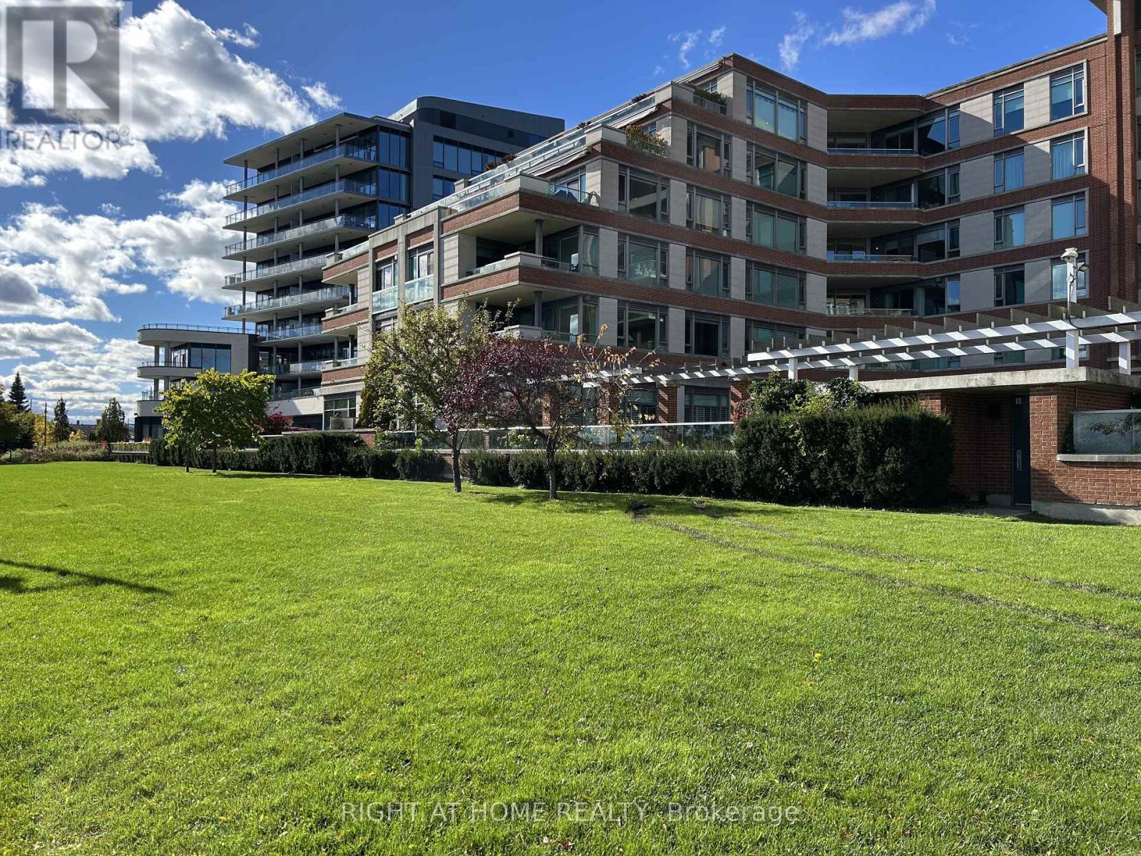213 - 65 Port Street E, Mississauga, Ontario  L5G 4V3 - Photo 2 - W12477353