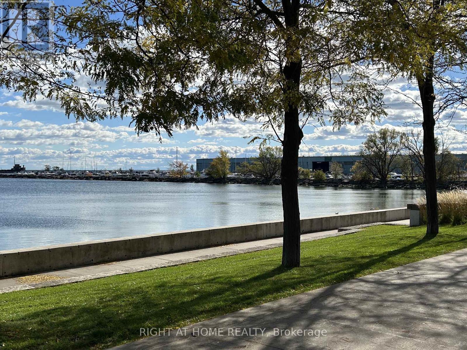 213 - 65 Port Street E, Mississauga, Ontario  L5G 4V3 - Photo 7 - W12477353